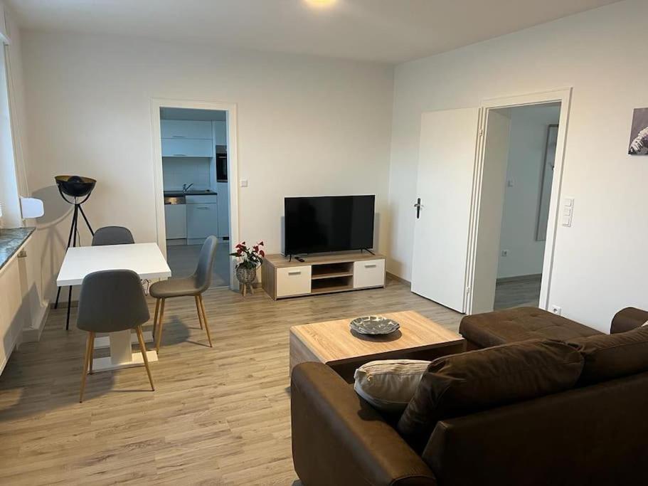 Eine Modern Renovierte Wohnung Mit Balkonterrasse. Lubbecke Exterior foto