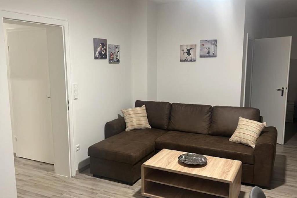 Eine Modern Renovierte Wohnung Mit Balkonterrasse. Lubbecke Exterior foto