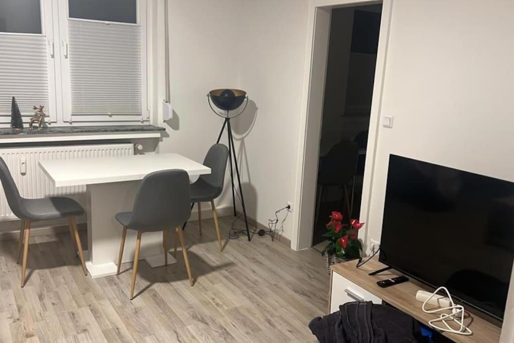 Eine Modern Renovierte Wohnung Mit Balkonterrasse. Lubbecke Exterior foto